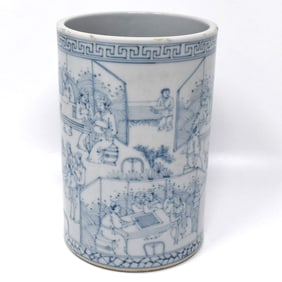 A Chinese blue and white porcelain brushpot