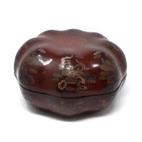 A Chinese gourd-form presentation box and cover