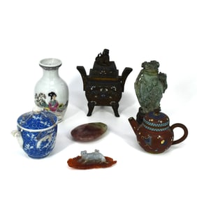 A miscellaneous Chinese cloisonne, hardstone & porcelain lot