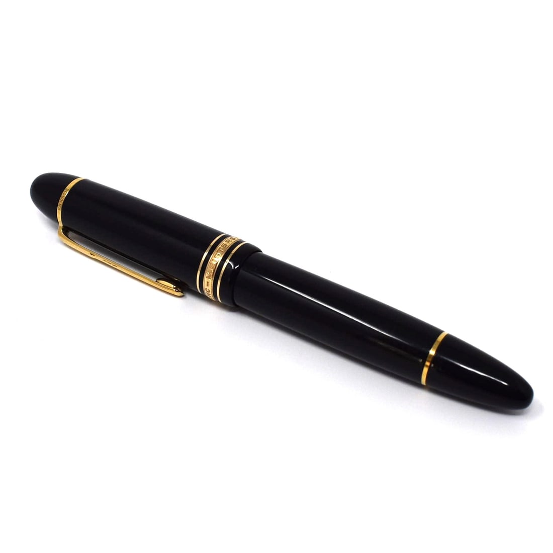 Vintage Montblanc fountain pen #149: A vintage Montblanc fountain pen with 18K gold nib. Marked 'MontBlanc meisterstuck #149, the nib marked 18c and 750 for 18K gold.