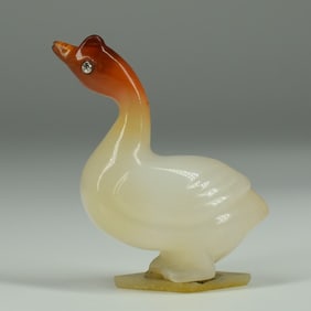 A carved striated agate figure of a Chinese goose, Fabergé, Sumin or Denisov-Uralsky, St.