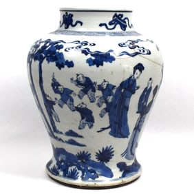 A large Chinese blue and white porcelain jar and cover