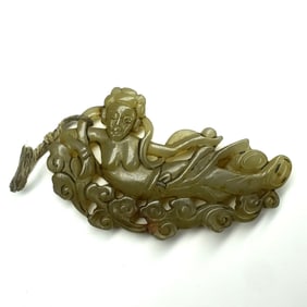 A Chinese figural jade plaque of flying fairy