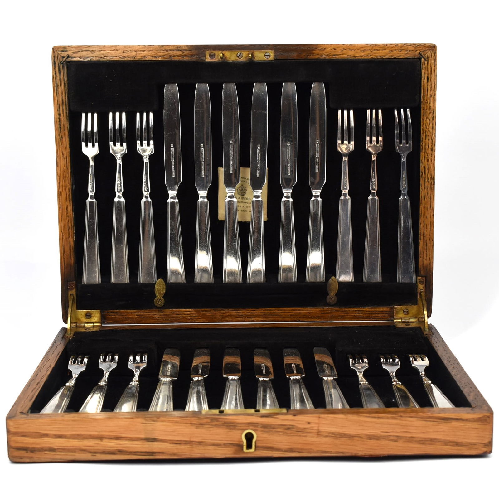 A Mappin & Web English silverplate dessert flatware service for 12: A Mappin&Web English Art deco period silverplate dessert flatware service for 12 by Mappin & Web circa 1930, in its original oak case. Each piece marked ' Mappin &Webb, Princes Plate, made in England'