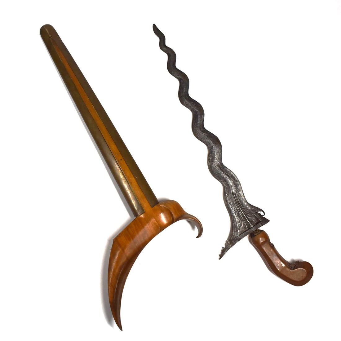 Antique/ vintage Indonesian Keris dagger with steel blade and carved wood mounts (1 of 12)