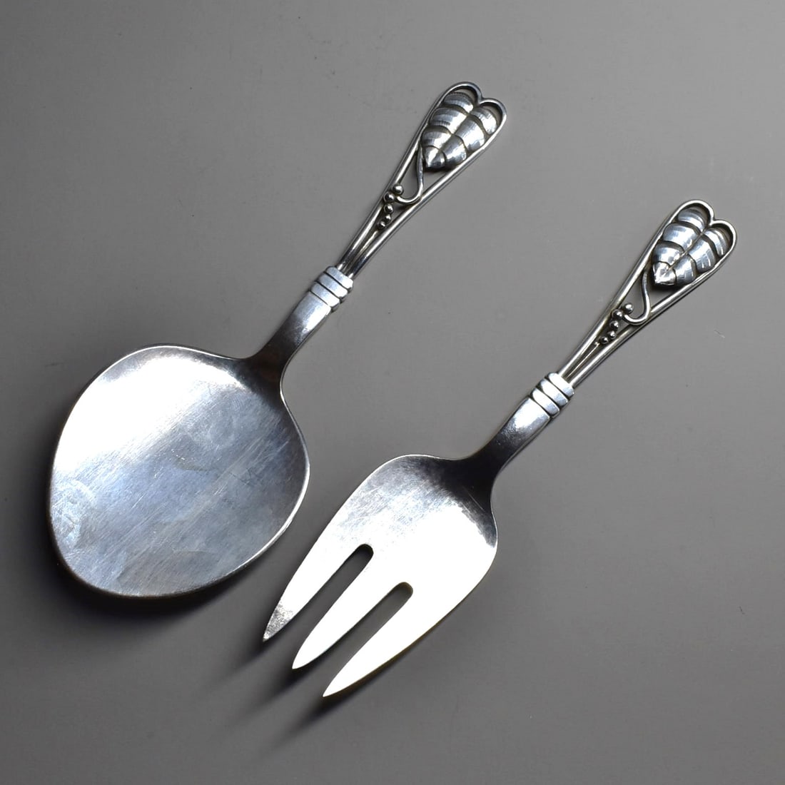 GEORG JENSEN sterling silver 'Lead & Berry' pattern Pastry server set #71 (1 of 6)
