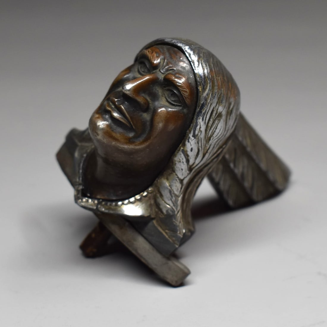 1929 Pontiac Indian Head Mascot Hood Ornament (1 of 10)