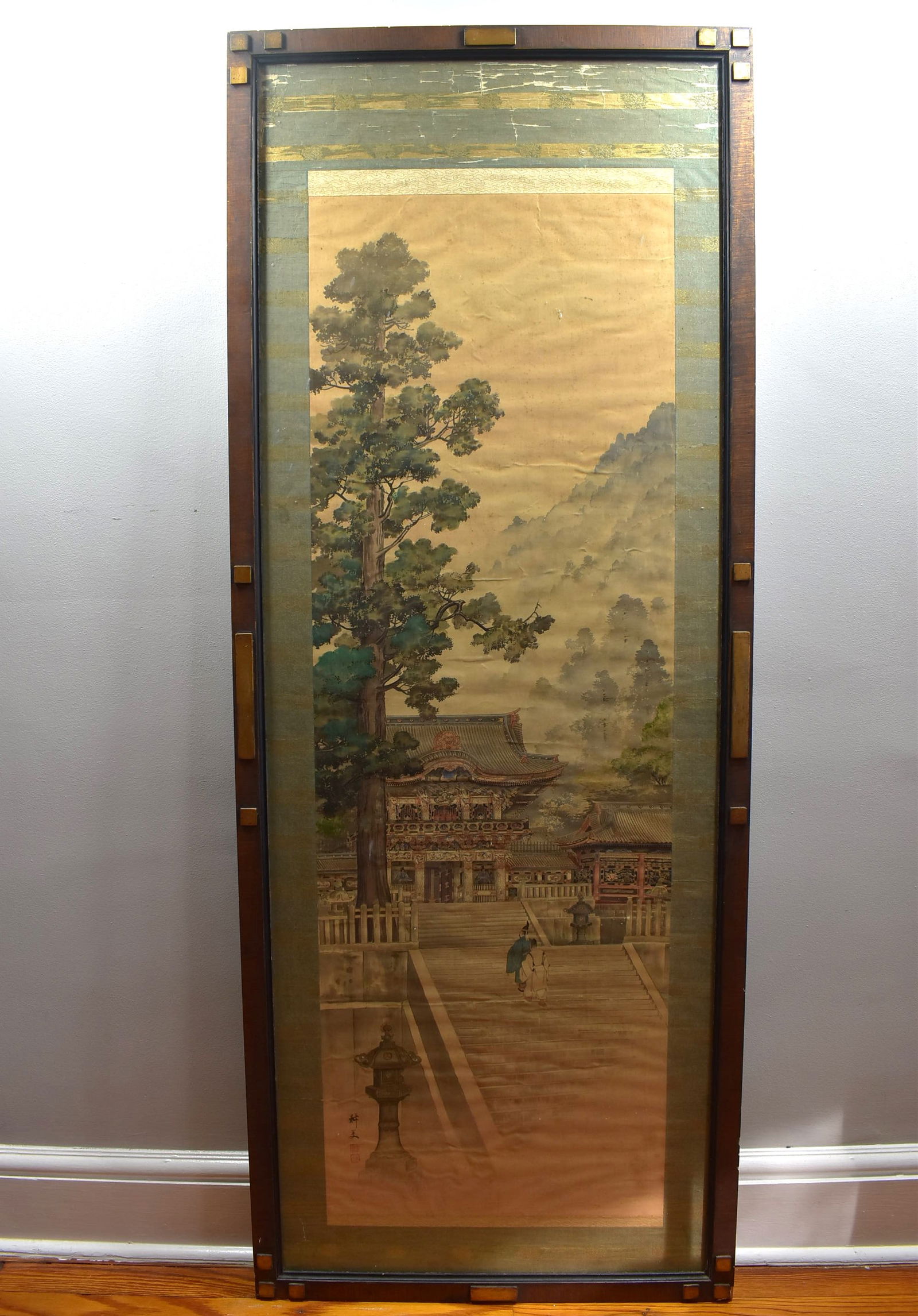 Antique Japanese scroll painting on silk of the 'Yomei gate': An antique or vintage ( late 19th/early 20th century) Japanese scroll painting on silk depicting the Yomeimon gate of the Nikko Tosho-Gu Shrine in Tochigi prefecture, Japan. Signed lower left. Approxi