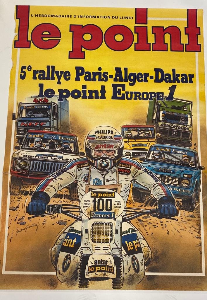 Manifesto quinta Parigi Dakar 1983 Jean Graton: Manifesto raffigurante il quinto Rally Parigi Algeri Dakar illustrato da Jean Graton Condizioni: buone Category: print Style&Period: XX secolo Creator: Jan Graton Materials&Techniques: print Width: 78
