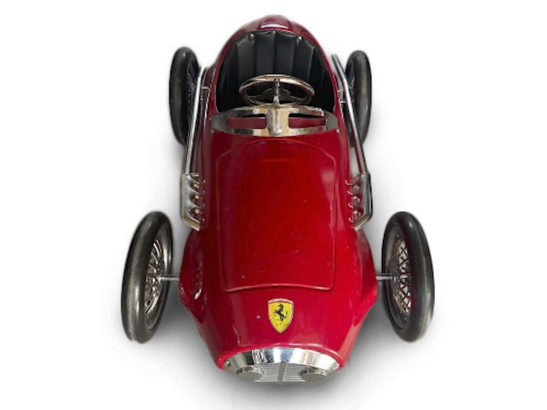 Macchina bambini a pedali Ferrari (1 of 1)