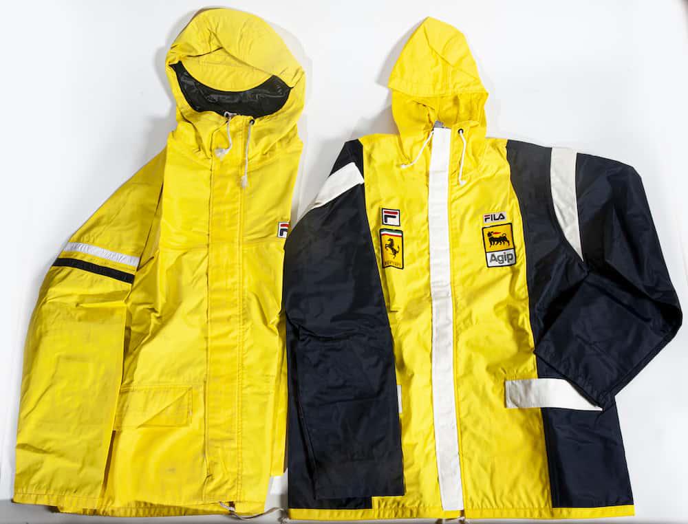 Giacconi Ferrari gialli impermeabili nr. 2 (1 of 1)