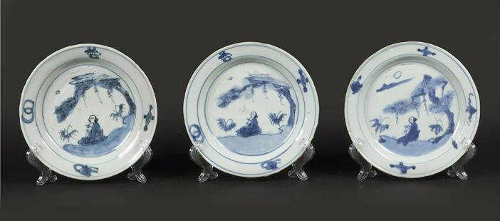 A set of porcelain plates with a figure in a landscape desi: A set of porcelain plates with a figure in a landscape design, for the Japanese market (Ko-Sometsuke) China, 17th century.Diam.: 15 cm.