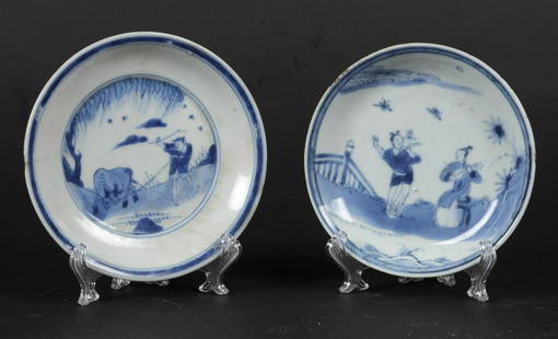 A lot of porcelain plates with boy and carabao and list and: A lot of porcelain plates with boy and carabao and list and servant playing with a stringed instrument. China, Yongzheng.Diam.: 10 cm.
