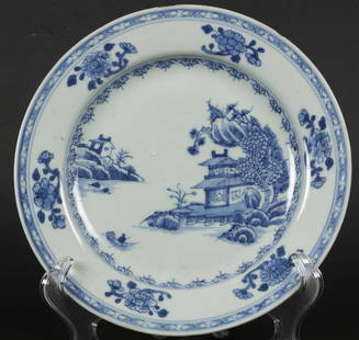 A porcelain plate with river and pavilion decor, Nanking Ca: A porcelain plate with river and pavilion decor, Nanking Cargo 1986, Christie's (treasure find). China, Qianglong.Diam.: 23 cm.