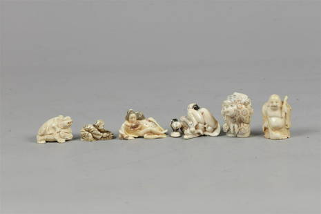A lot of various netsuke's with, among other things, erotic: A lot of various netsuke's with, among other things, erotic scenes.