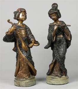 A pair of bronze Japanese court ladies. Late 20th century.