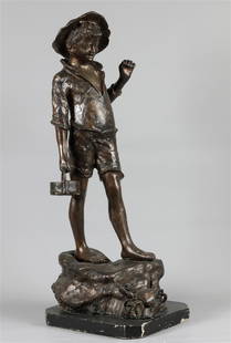 After Giovanni De Martino (Naples 1870 - 1935), The crab ca: After Giovanni De Martino (Naples 1870 - 1935), The crab catcher ("Scugnizzo pescatore"), with signature in the base. metal alloy including bronze.H.: 71 cm. incl. voet.