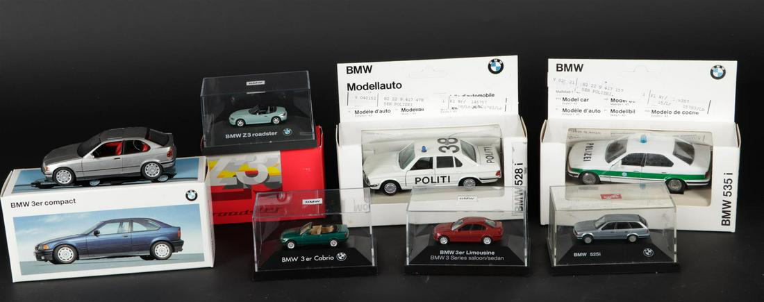 Een lot van 7 modelauto's bestaande uit een BMW Z3 roadste: Een lot van 7 modelauto's bestaande uit een BMW Z3 roadster, 525i, 5er limousine, 3er compact, 3er cabrio, 535i en 528i. Allen in originele doos.