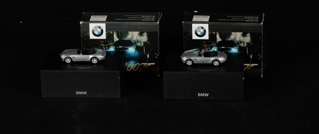 2x Kyosho - Schaal 1/87 - BMW Z8 - James Bond - 007 Edition: 2x Kyosho - Schaal 1/87 - BMW Z8 - James Bond - 007 Edition 1999 "The World is not Enough".