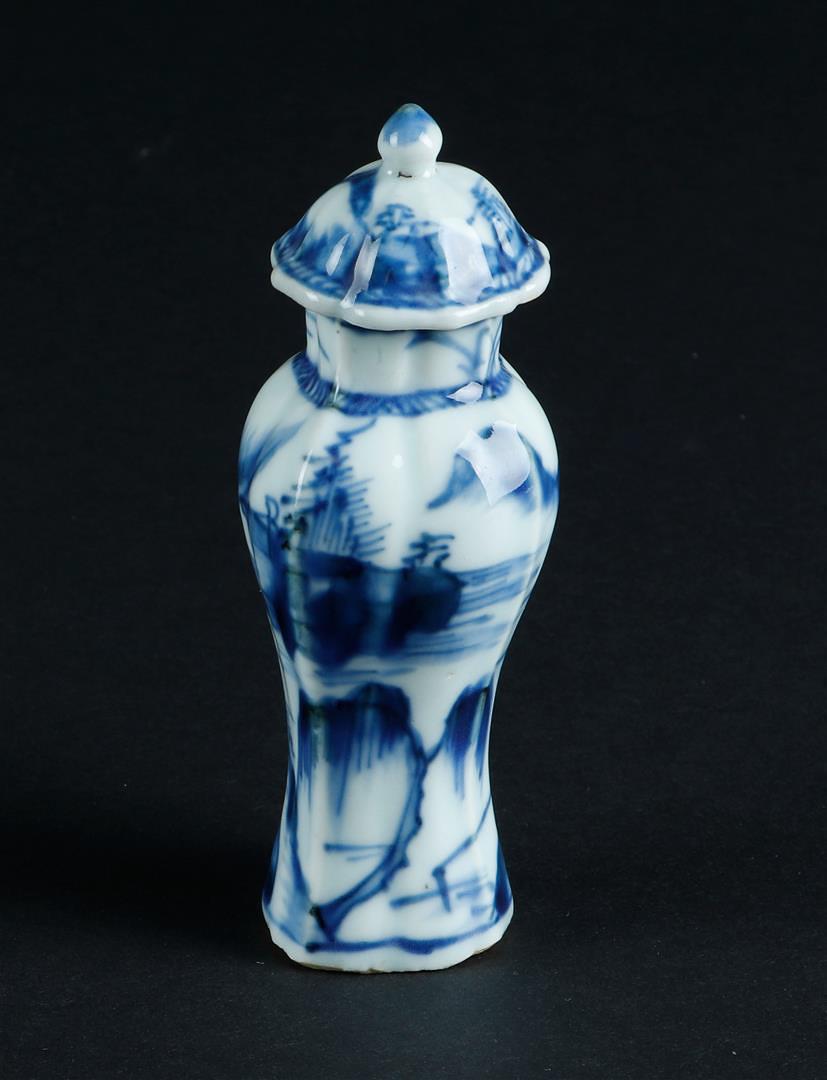 A porcelain contoured lidded vase with river landscape decor. China, Yongzheng/Qianlong. (1 of 5)
