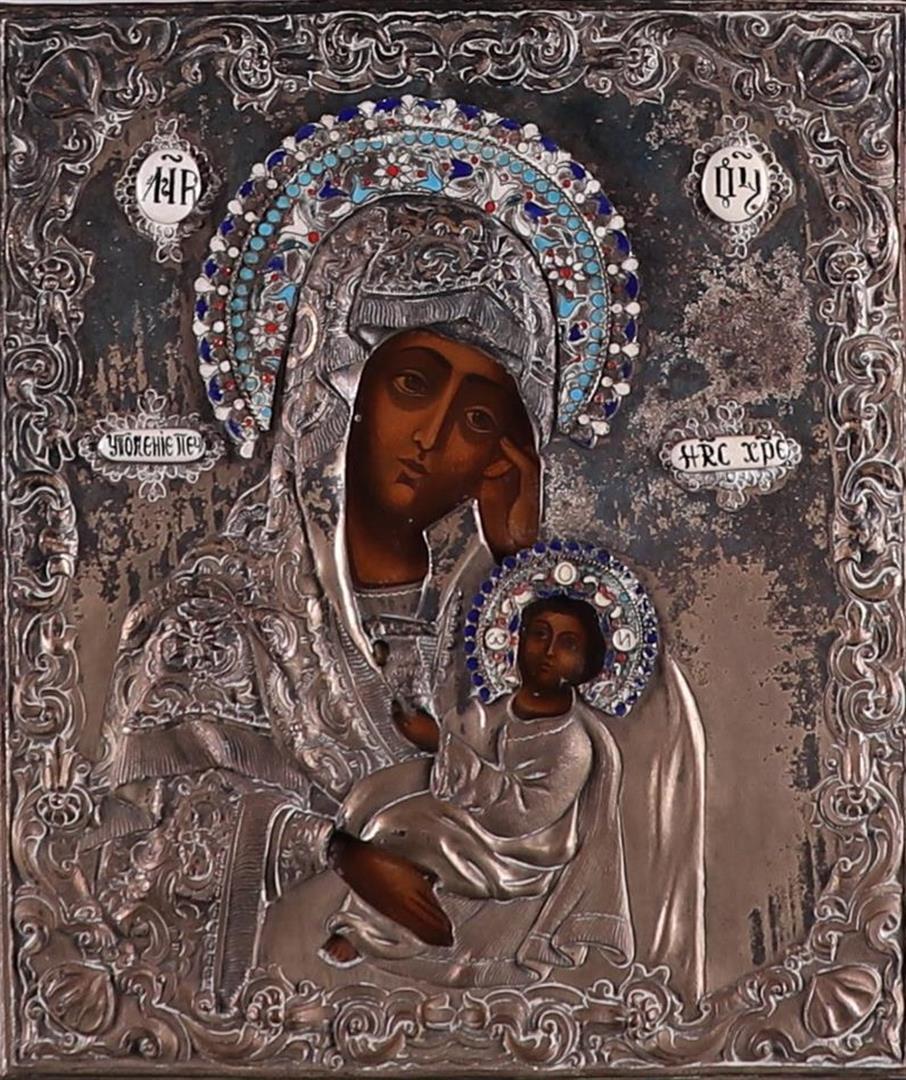 A so-called: "Riza" icon depicting Mary and the Christ Child "Joy of the Child",: A so-called: "Riza" icon depicting Mary and the Christ Child "Joy of the Child", fittings 19th century. Icon possibly earlier.31 x 26,5 cm.