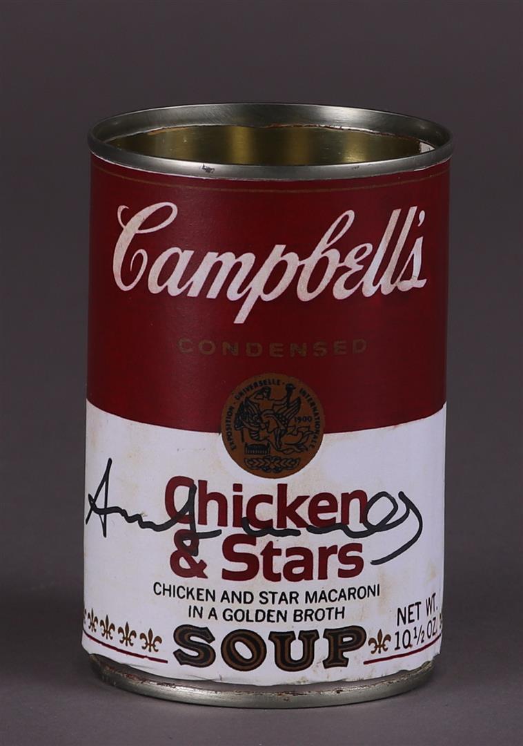 Andy Warhol (Pittsburgh, , 1928 - 1987New York ),(after), Campbell's Chicken Soup can, signature: Andy Warhol (Pittsburgh, Pennsylvania, 1928 - 1987New York Presbyterian),(after), Campbell's Chicken Soup can, with signature in felt pen, and stamped on the inside.H.: 10 cm.