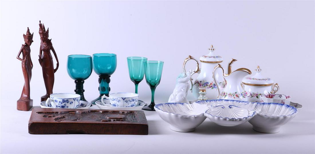 A mixed lot of two carved Balinese figurines, earthenware and glass: A mixed lot of two carved Balinese figurines, a spiced biscuit board, a French earthenware hors d'oeuvre dish, a TPM coffee service consisting of a coffee pot and a cream set, two green glass rummers