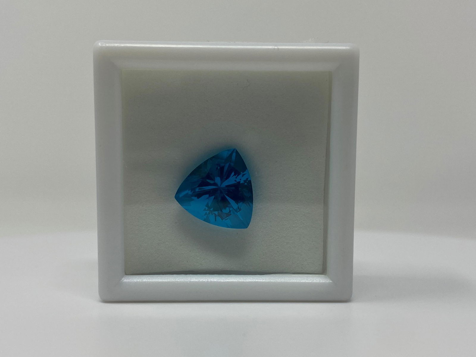 Pair of Tourmaline Paraiba 4.50ct Stones (1 of 5)