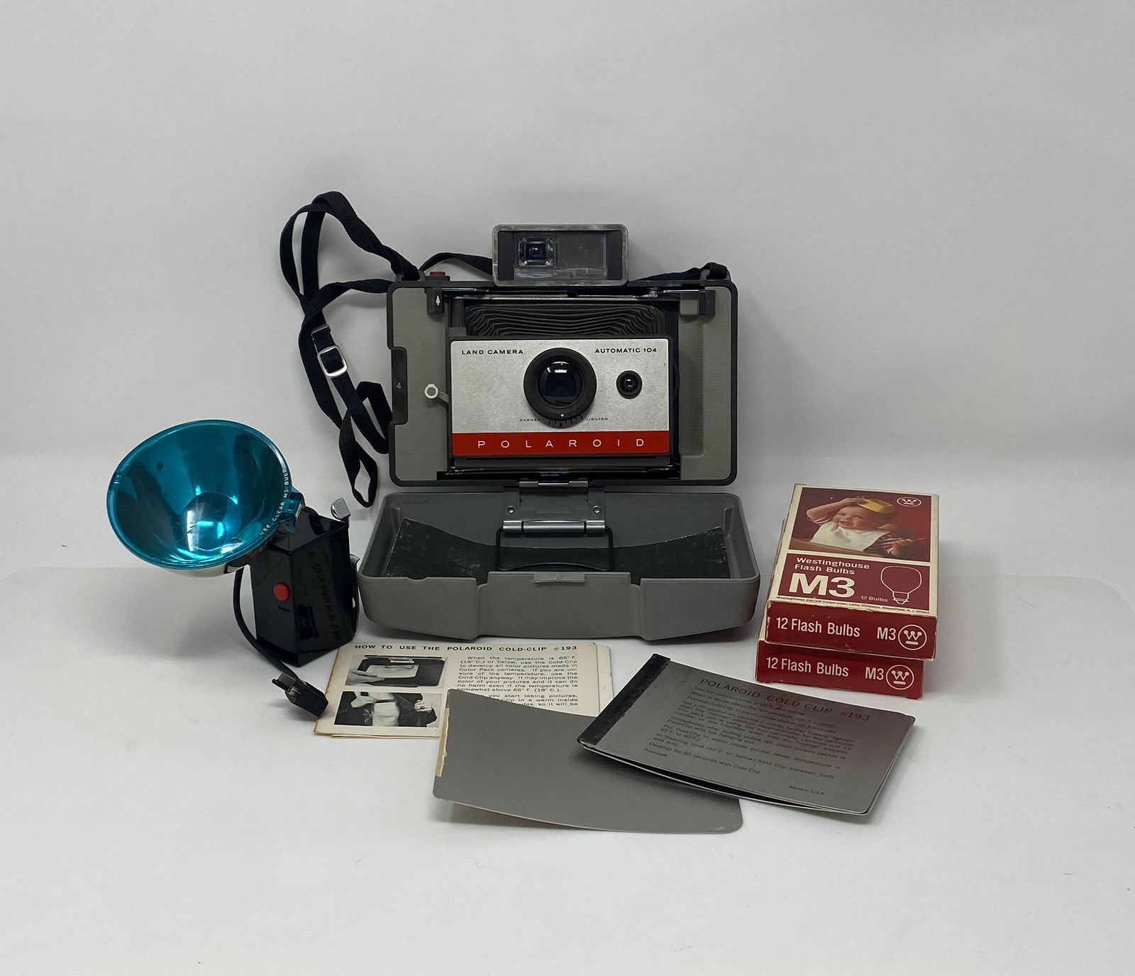 Vintage Polaroid 104 Camera (1 of 5)