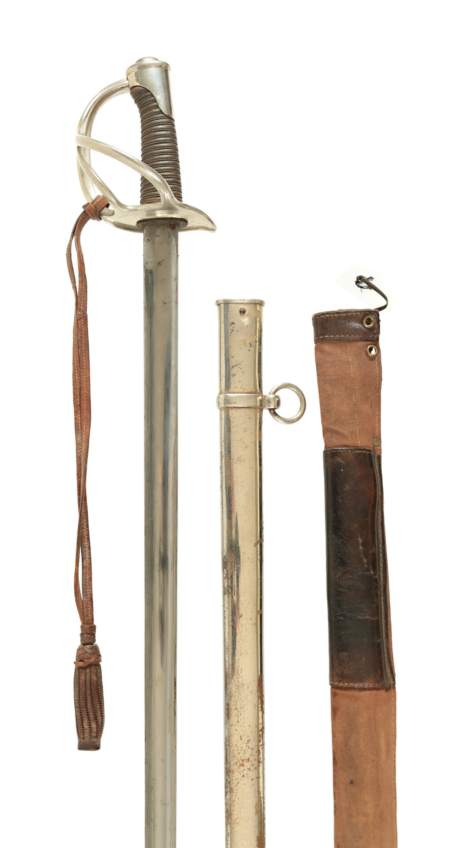 French Sword for Officer of the Light Cavalry, M1822: French Sword for Officer of the Light Cavalry, M1822Signed on the back of the blade: â€œ16th dâ€™Armes de ChÃ¢t. A 9bre 1883 Cavâ€™rie lÃ©gere Mle 1822 Eâ€™me 1883.â€˜White�