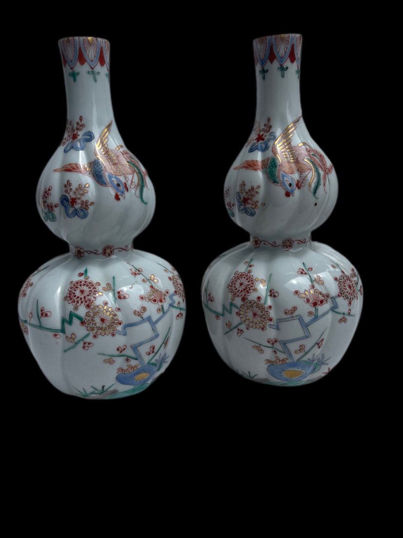 Pr of Japanese double Gourd vases (1 of 6)