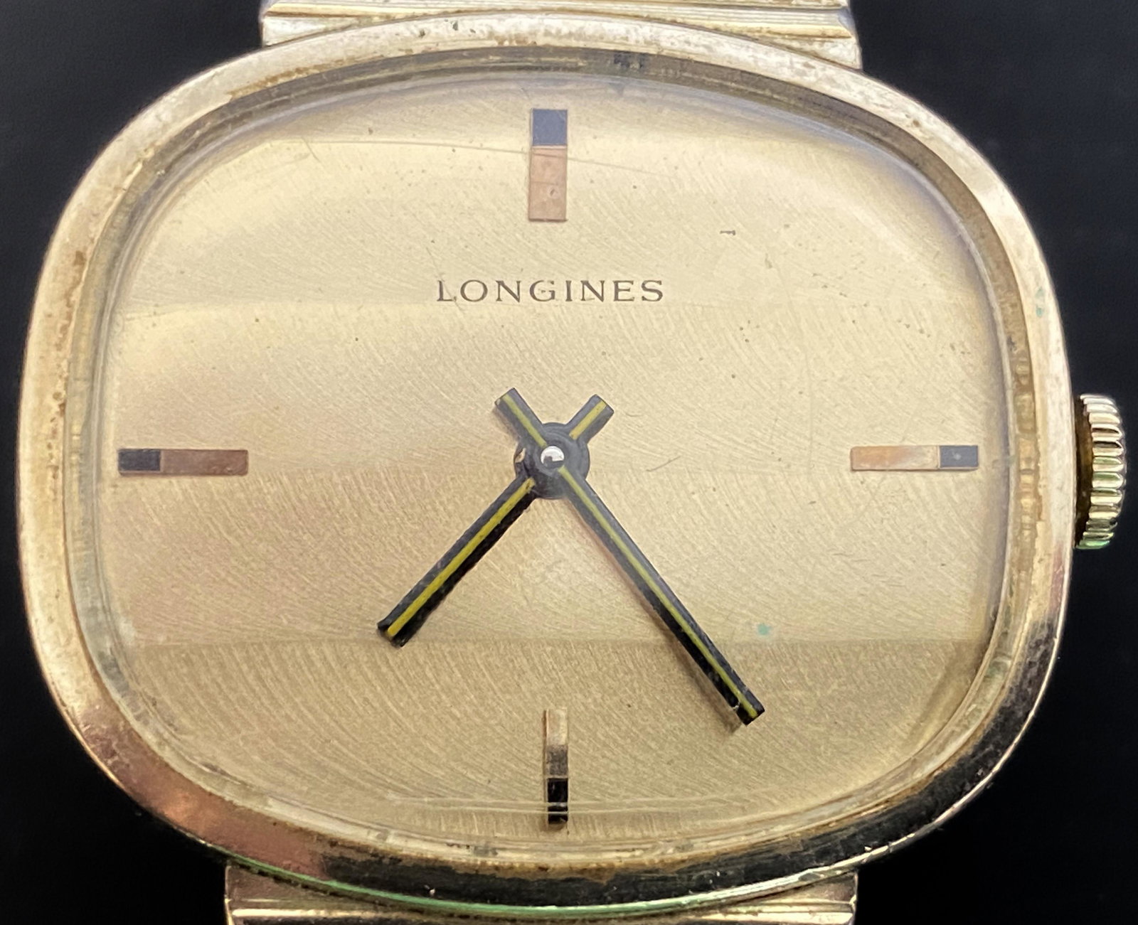 VINTAGE LONGINES CAL. L847.4 GOLD FILLED WIND-UP MEN'S WATCH: VINTAGE LONGINES CAL. L847.4 GOLD FILLED WIND-UP MEN'S WATCH The watch is pre-owned and runs. Diameter: 31mm (without the crown) *We can't garantee that the watch keeps accurate time, it wasn't tested