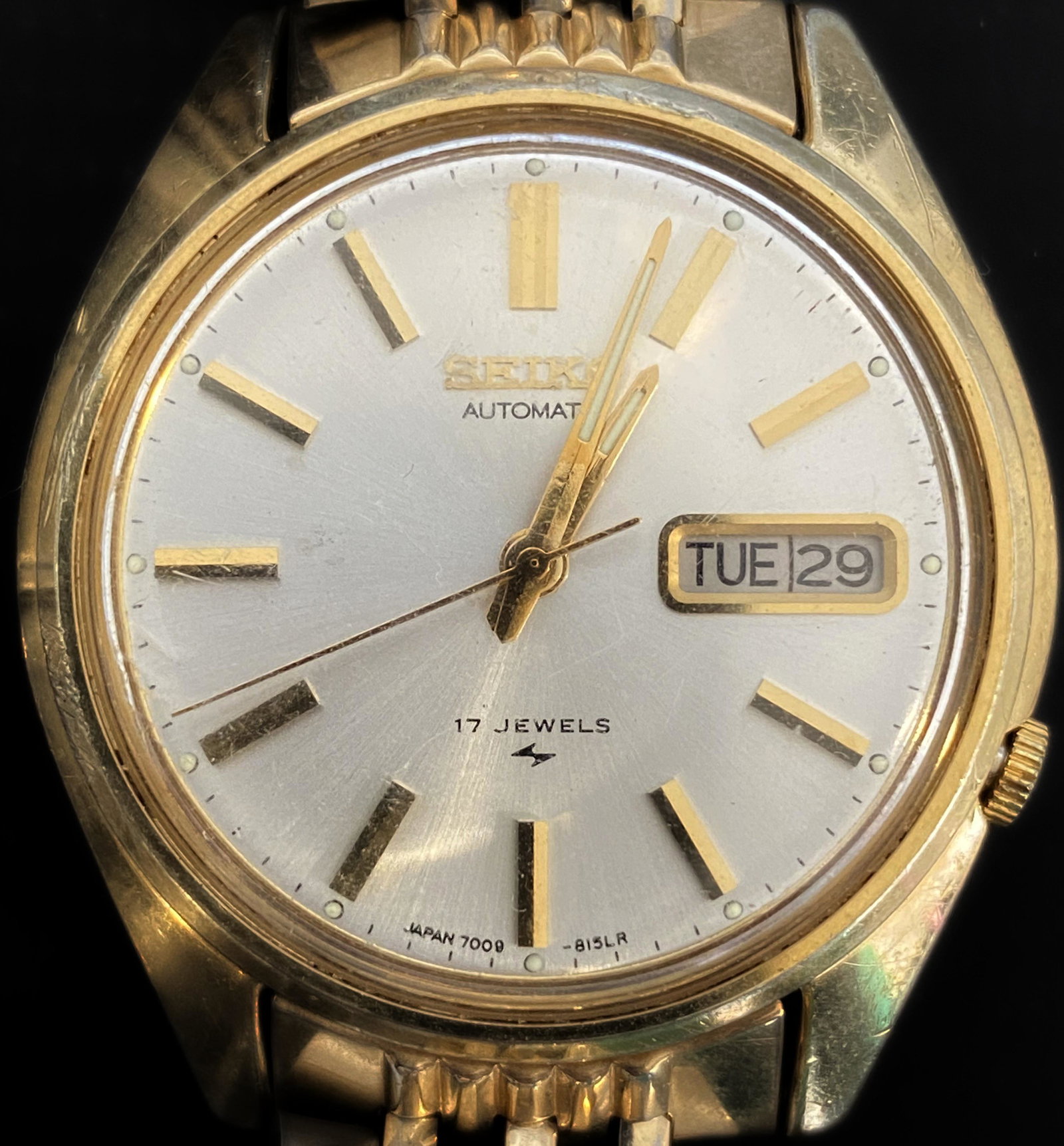 VINTAGE SEIKO 7009-8129 GOLD FILLED AUTOMATIC MEN'S WATCH: VINTAGE SEIKO 7009-8129 GOLD FILLED AUTOMATIC MEN'S WATCH The watch is pre-owned and runs. Diameter: 36mm (without the crown) *We can't garantee that the watch keeps accurate time, it wasn't tested lo