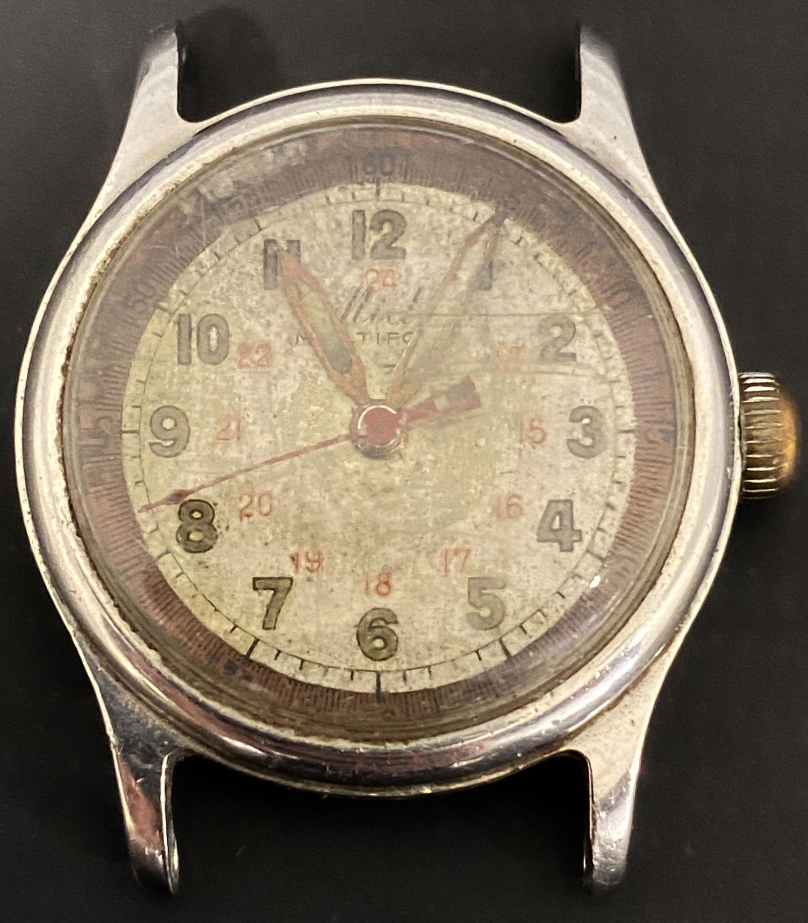 VINTAGE MIDO MULTIFORT WIND-UP MEN'S WATCH: VINTAGE MIDO MULTIFORT WIND-UP MEN'S WATCH The watch is pre-owned and runs. Diameter: 28mm (without the crown) *We can't garantee that the watch keeps accurate time, it wasn't tested long enough* SHIP