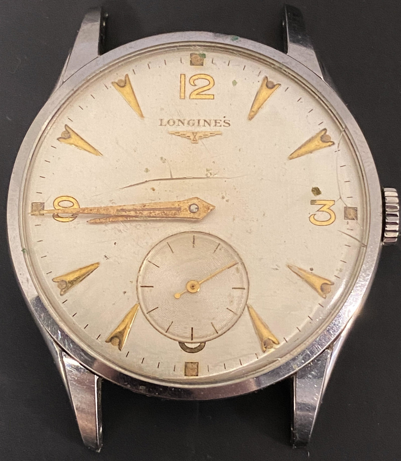 VINTAGE LONGINES L2.68Z WIND-UP MEN'S WATCH: VINTAGE LONGINES L2.68Z WIND-UP MEN'S WATCH The watch is pre-owned and runs. Diameter: 35mm (without the crown) *We can't garantee that the watch keeps accurate time, it wasn't tested long enough* SHI