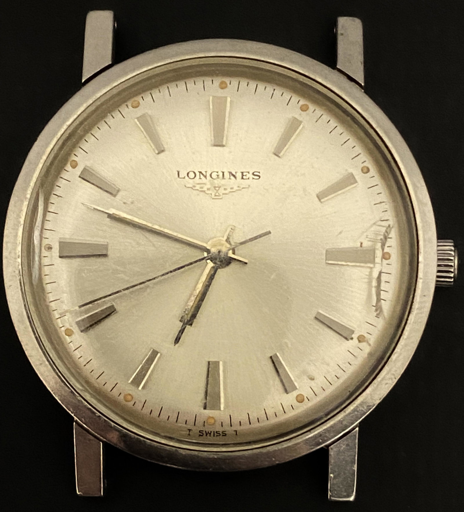 VINTAGE LONGINES WIND-UP MEN'S WATCH: VINTAGE LONGINES WIND-UP MEN'S WATCH The watch is pre-owned and runs. Diameter: 33mm (without the crown) *We can't garantee that the watch keeps accurate time, it wasn't tested long enough* SHIPPING F