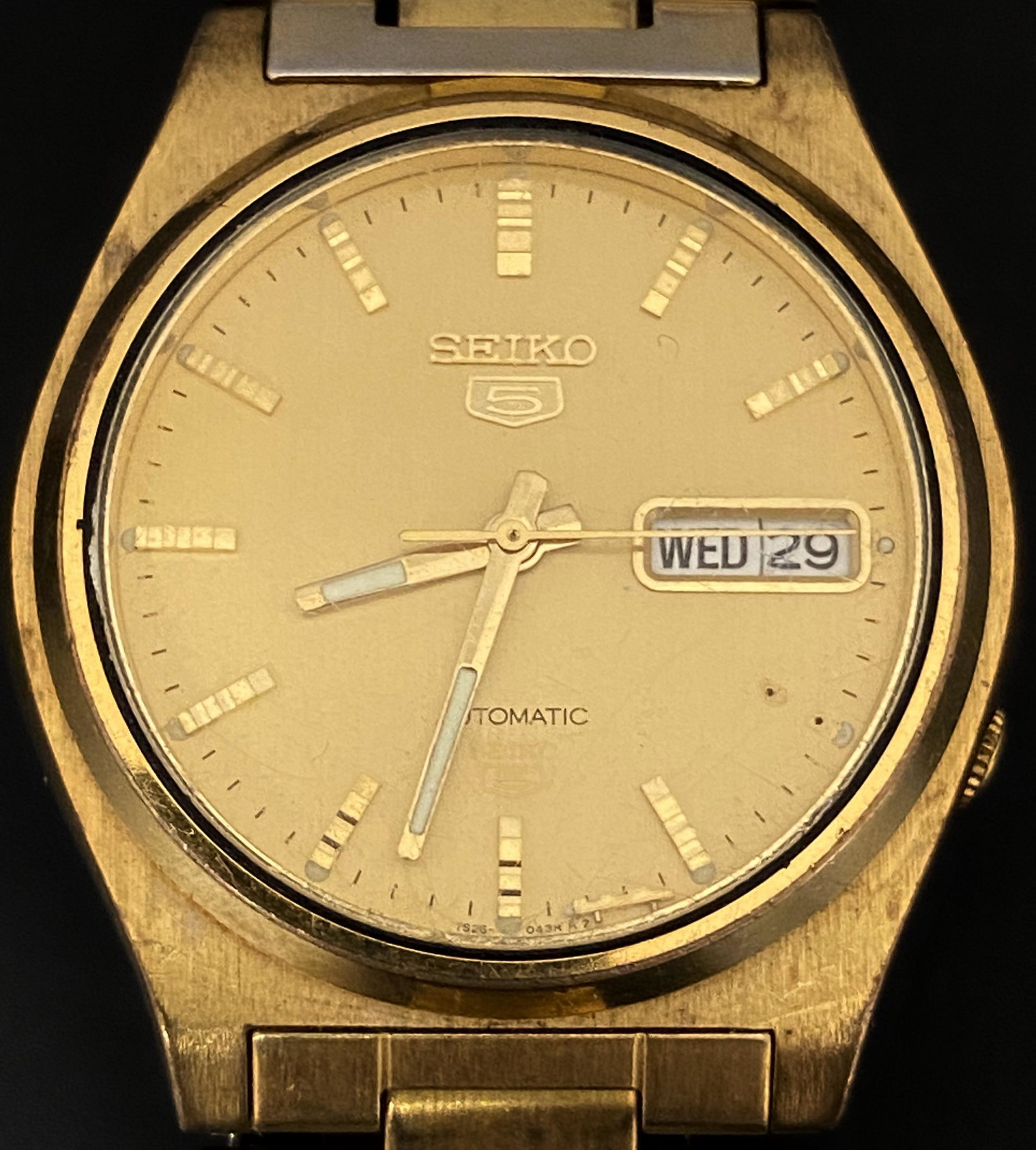 SEIKO 7526-3170 GOLD FILLED AUTOMATIC MEN'S WATCH: SEIKO 7526-3170 GOLD FILLED AUTOMATIC MEN'S WATCH The watch is pre-owned and runs. Diameter: 37mm (without the crown) *We can't garantee that the watch keeps accurate time, it wasn't tested long enoug