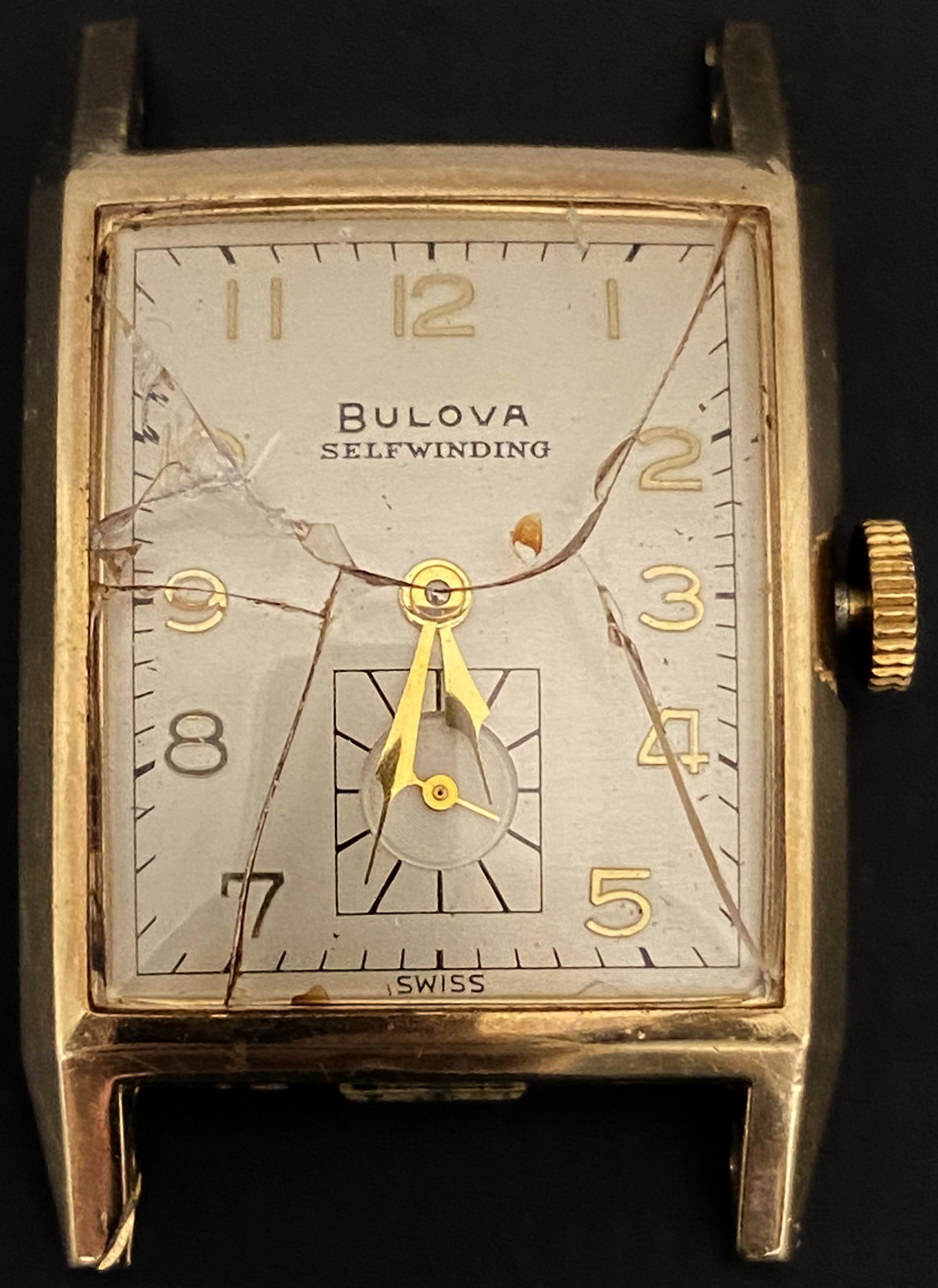 VINTAGE BULOVA GOLD FILLED AUTOMATIC MEN'S WATCH: VINTAGE BULOVA GOLD FILLED AUTOMATIC MEN'S WATCH The watch is pre-owned and doesn't run. Diameter: 24mm (without the crown) SHIPPING FEE CANADA 15,00$ USA 20.00$ We add 5$ by additional item