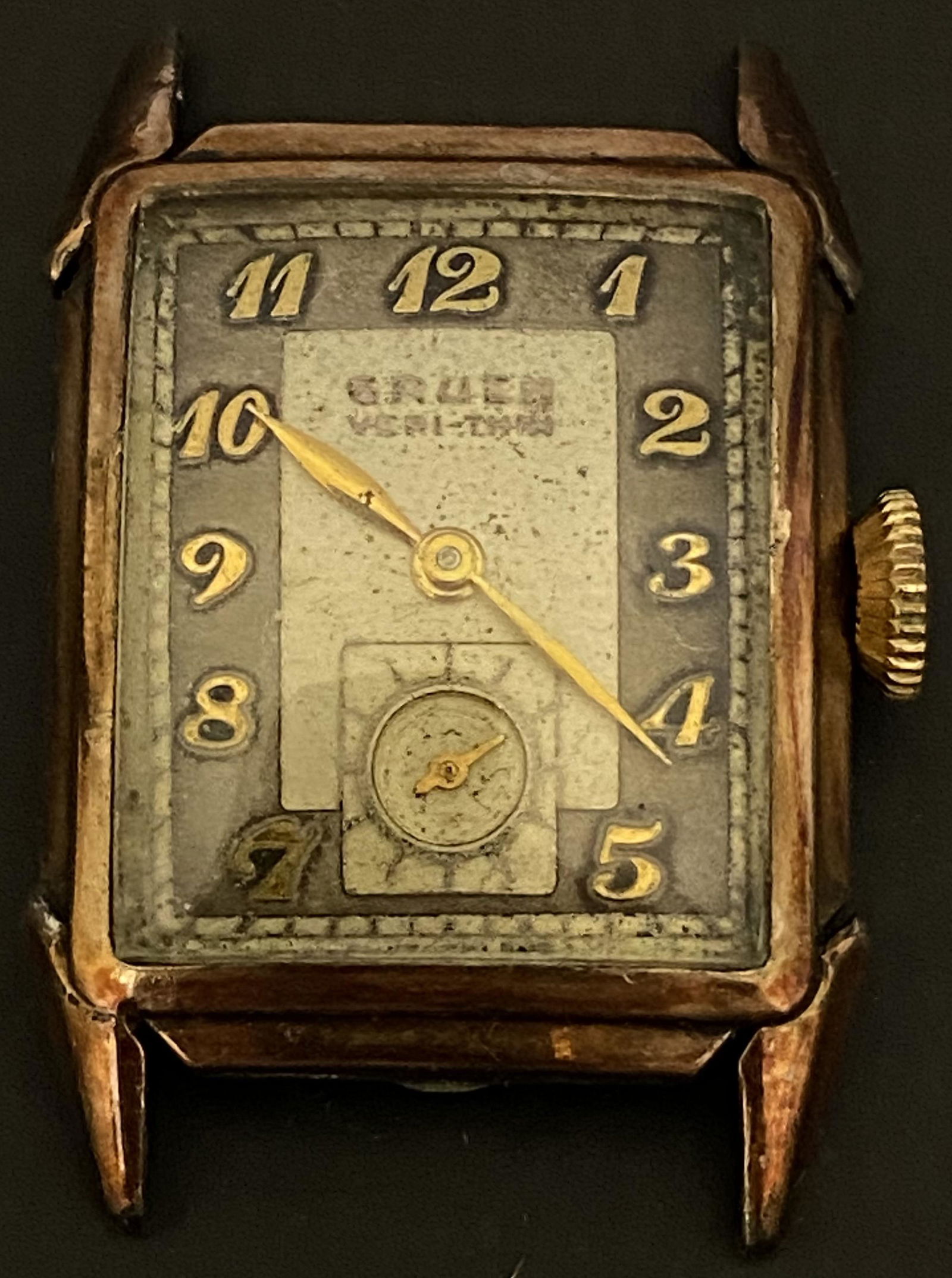 VINTAGE GRUEN VERI-THIN GOLD FILLED WIND-UP MEN'S WATCH: VINTAGE GRUEN VERI-THIN GOLD FILLED WIND-UP MEN'S WATCH The watch is pre-owned and runs. Diameter: 23mm (without the crown) *We can't garantee that the watch keeps accurate time, it wasn't tested long
