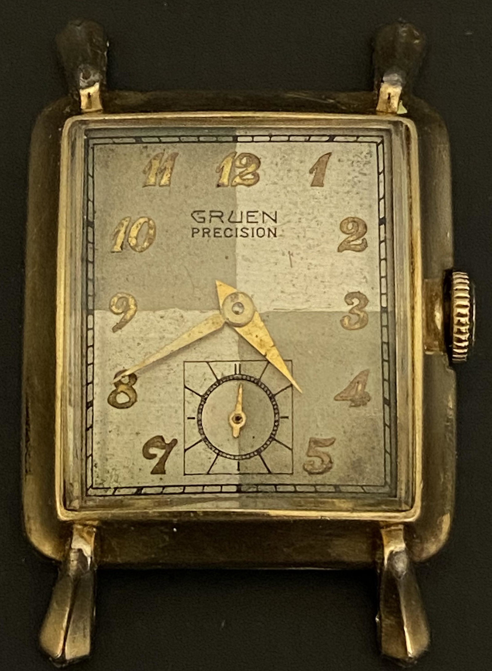 VINTAGE GRUEN PRECISION GOLD FILLED WIND-UP MEN'S WATCH: VINTAGE GRUEN PRECISION GOLD FILLED WIND-UP MEN'S WATCH The watch is pre-owned and runs. Diameter: 25mm (without the crown) *We can't garantee that the watch keeps accurate time, it wasn't tested long