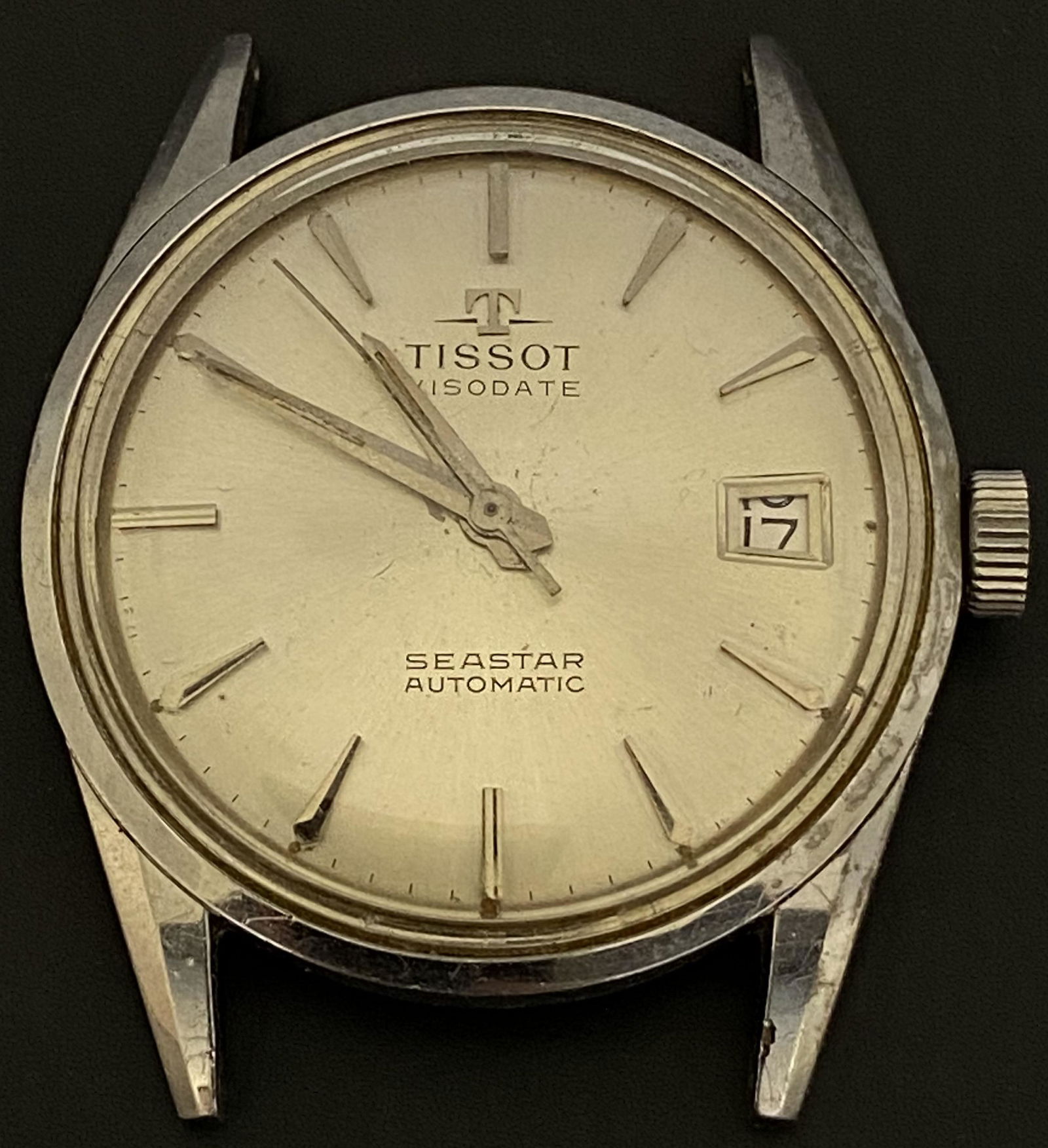 VINTAGE TISSOT VISODATE SEASTAR AUTOMATIC MEN'S WATCH: VINTAGE TISSOT VISODATE SEASTAR AUTOMATIC MEN'S WATCH The watch is pre-owned and runs. Diameter: 33mm (without the crown) *We can't garantee that the watch keeps accurate time, it wasn't tested long e