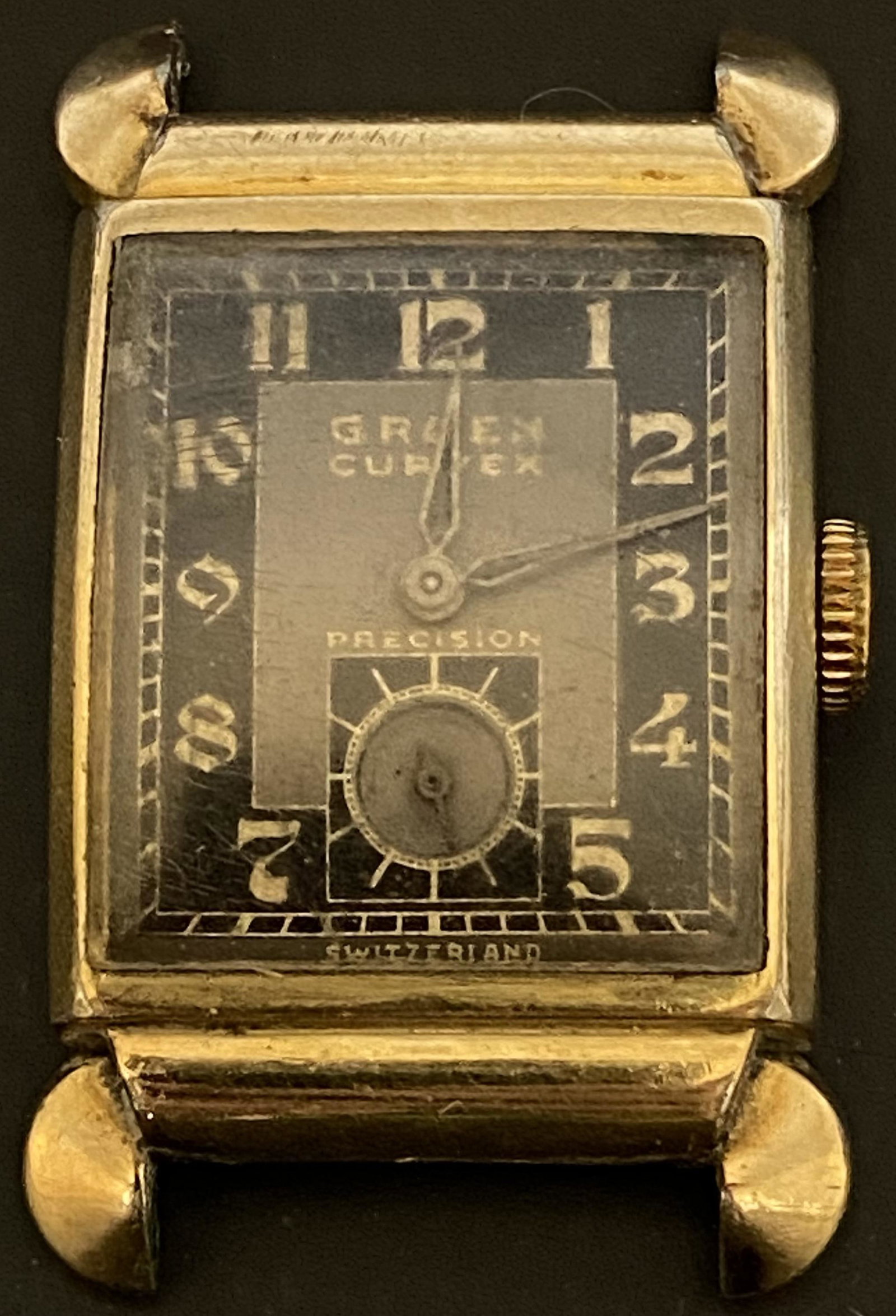 VINTAGE GRUEN CURVEX GOLD FILLED WIND-UP MEN'S WATCH: VINTAGE GRUEN CURVEX GOLD FILLED WIND-UP MEN'S WATCH The watch is pre-owned and runs. Diameter: 22mm (without the crown) *We can't garantee that the watch keeps accurate time, it wasn't tested long en