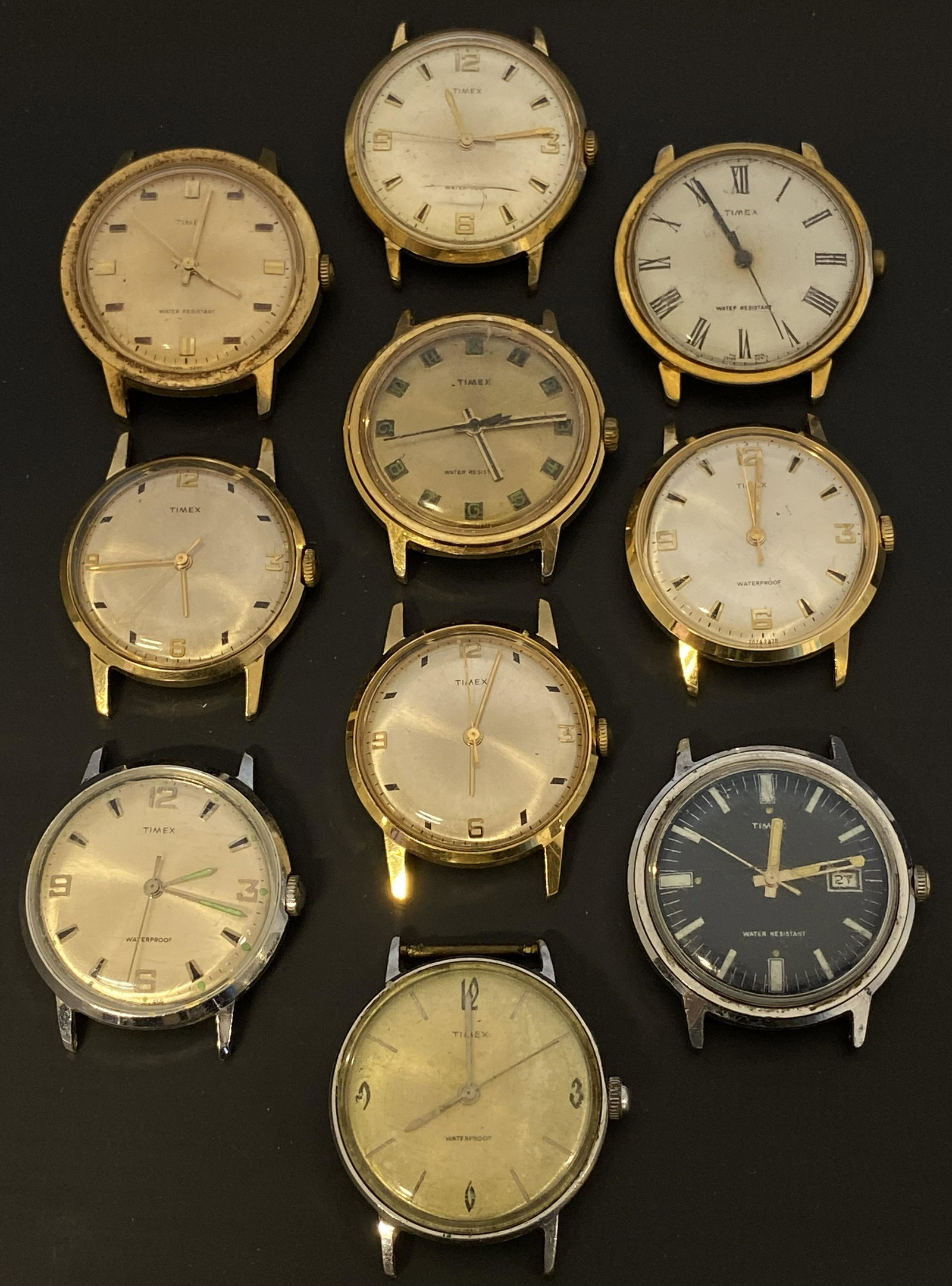 VINTAGE WIND-UP TIMEX MEN'S WATCHES LOT OF 10: LOT OF 10 VINTAGE WIND-UP TIMEX MEN'S WATCHES The watches are pre-owned and don't run. SHIPPING FEE CANADA 15,00$ USA 20.00$ We add 5$ by additional item