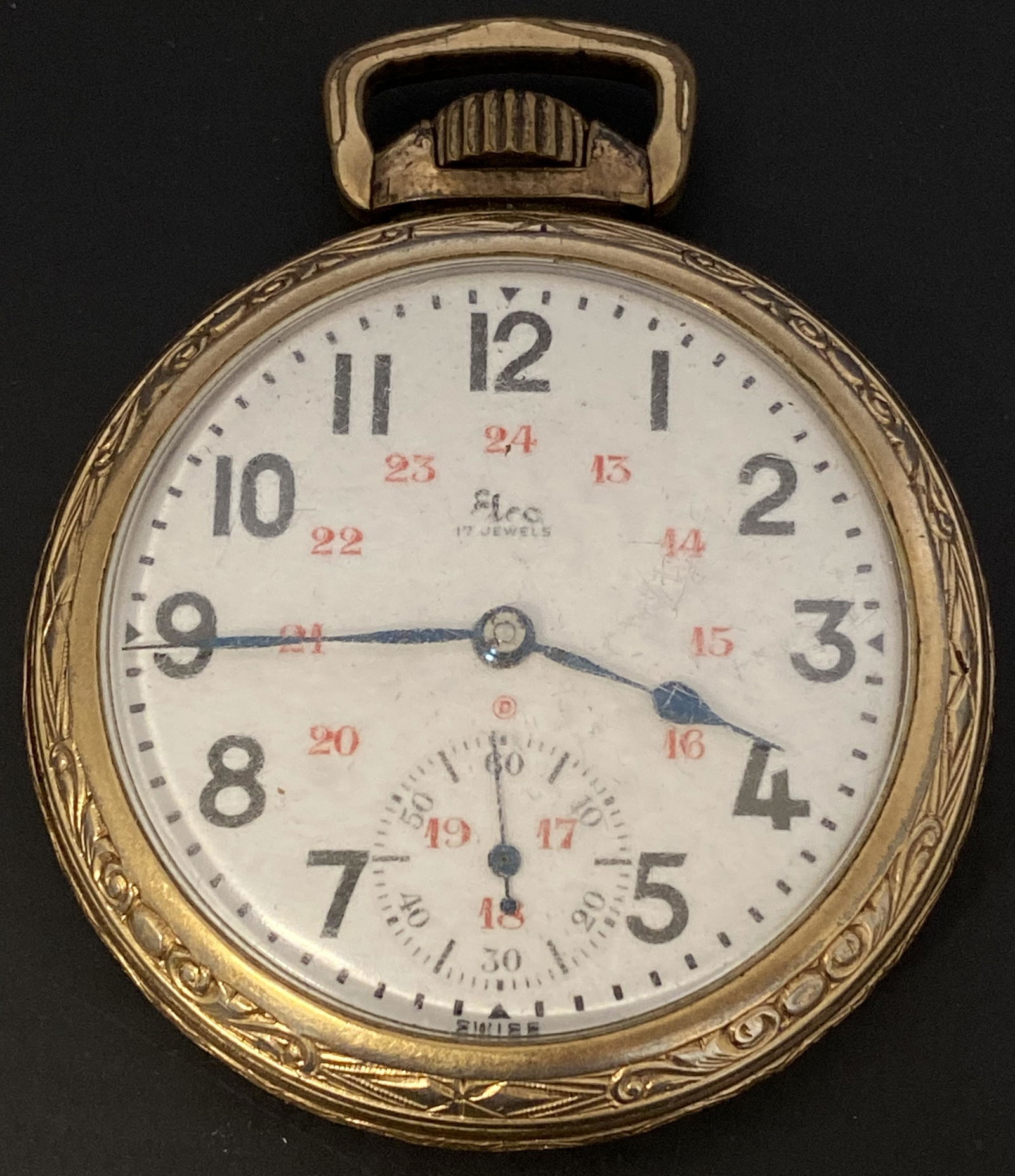ANTIQUE ELCO 17 JEWELS GOLD FILLED POCKET WATCH: ANTIQUE ELCO 17 JEWELS GOLD FILLED POCKET WATCH The watch is pre-owned and runs. Diameter: 2 in *We can't garantee that the watch keeps accurate time, it wasn't tested long enough* SHIPPING FEE CANADA