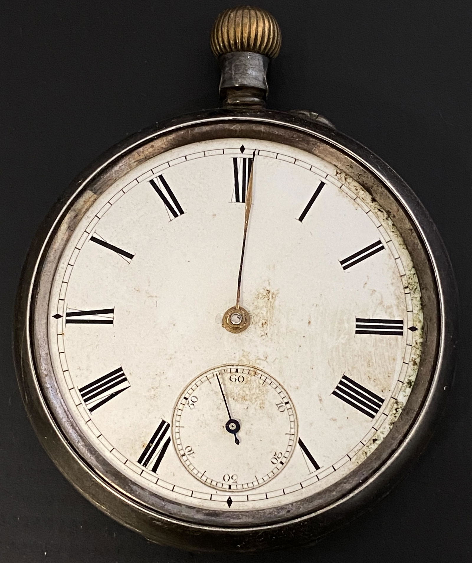 ANTIQUE STERLING SILVER POCKET WATCH: ANTIQUE STERLING SILVER POCKET WATCH The watch is pre-owned and doesn't run. Diameter: 2 in SHIPPING FEE CANADA 15,00$ USA 20.00$ We add 5$ by additional item