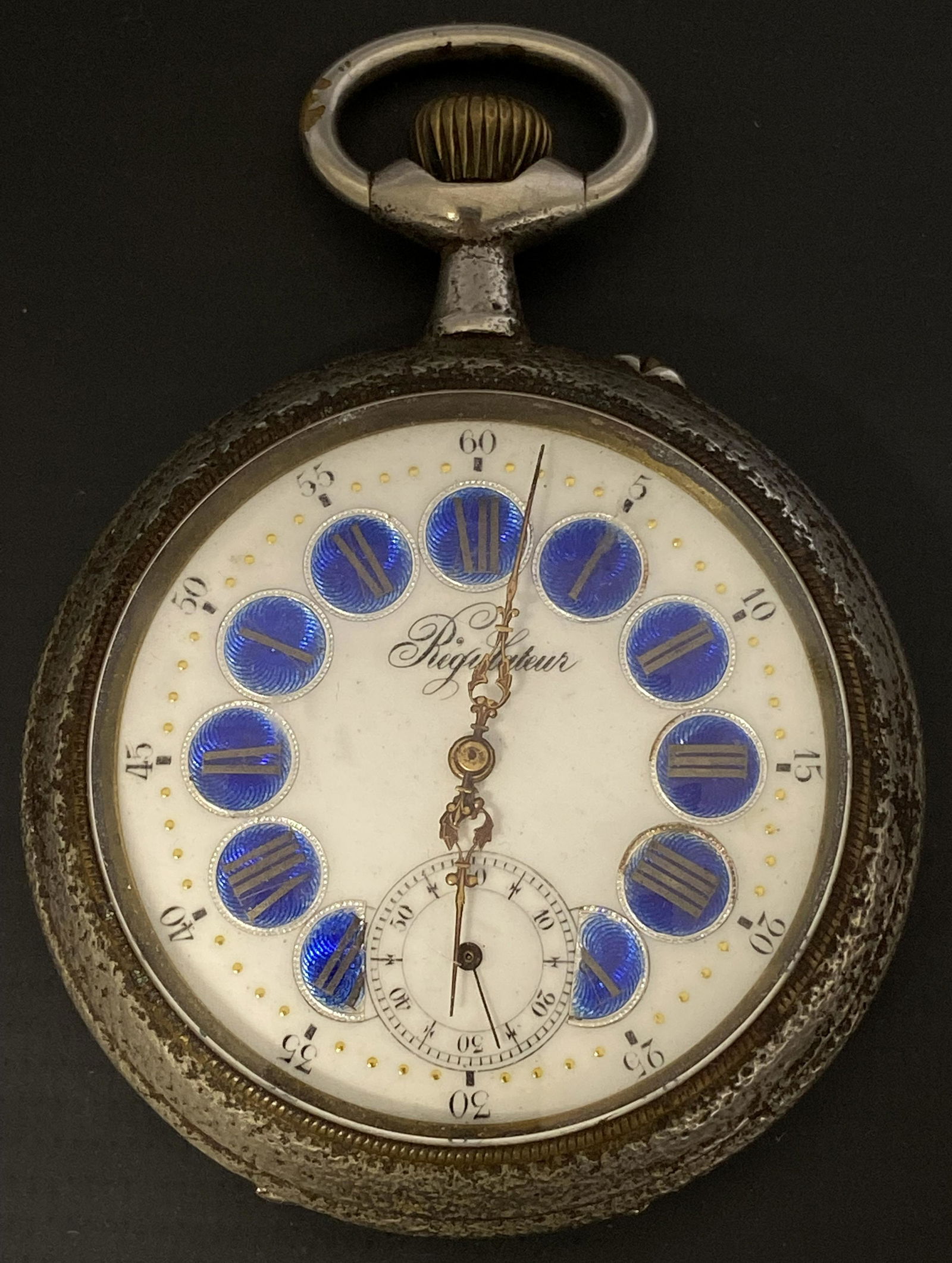 ANTIQUE REGULATEUR POCKET WATCH: ANTIQUE REGULATEUR POCKET WATCH The watch is pre-owned and doesn't run. Diameter: 2 1/2 in SHIPPING FEE CANADA 15,00$ USA 20.00$ We add 5$ by additional item