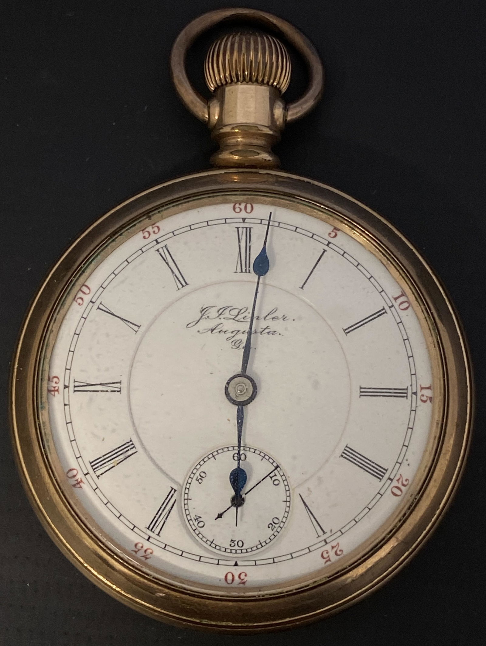 ANTIQUE ELGIN GOLD FILLED POCKET WATCH: ANTIQUE ELGIN GOLD FILLED POCKET WATCH The watch is pre-owned and doesn't run. Diameter: 2 1/8 in SHIPPING FEE CANADA 15,00$ USA 20.00$ We add 5$ by additional item
