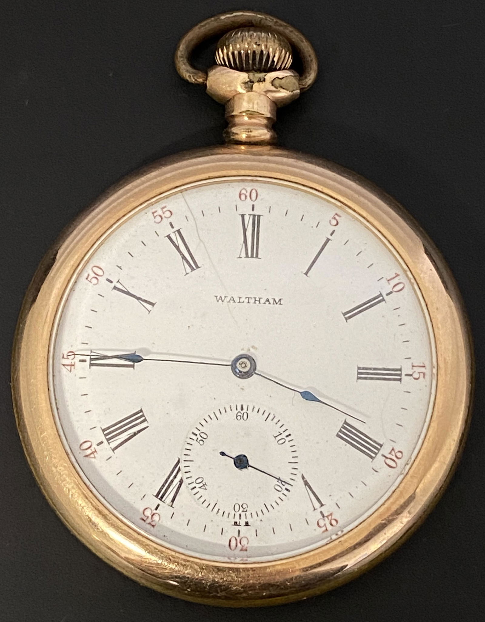 ANTIQUE WALTHAM GOLD FILLED POCKET WATCH: ANTIQUE WALTHAM GOLD FILLED POCKET WATCH The watch is pre-owned and doesn't run. Diameter: 1 7/8 in SHIPPING FEE CANADA 15,00$ USA 20.00$ We add 5$ by additional item