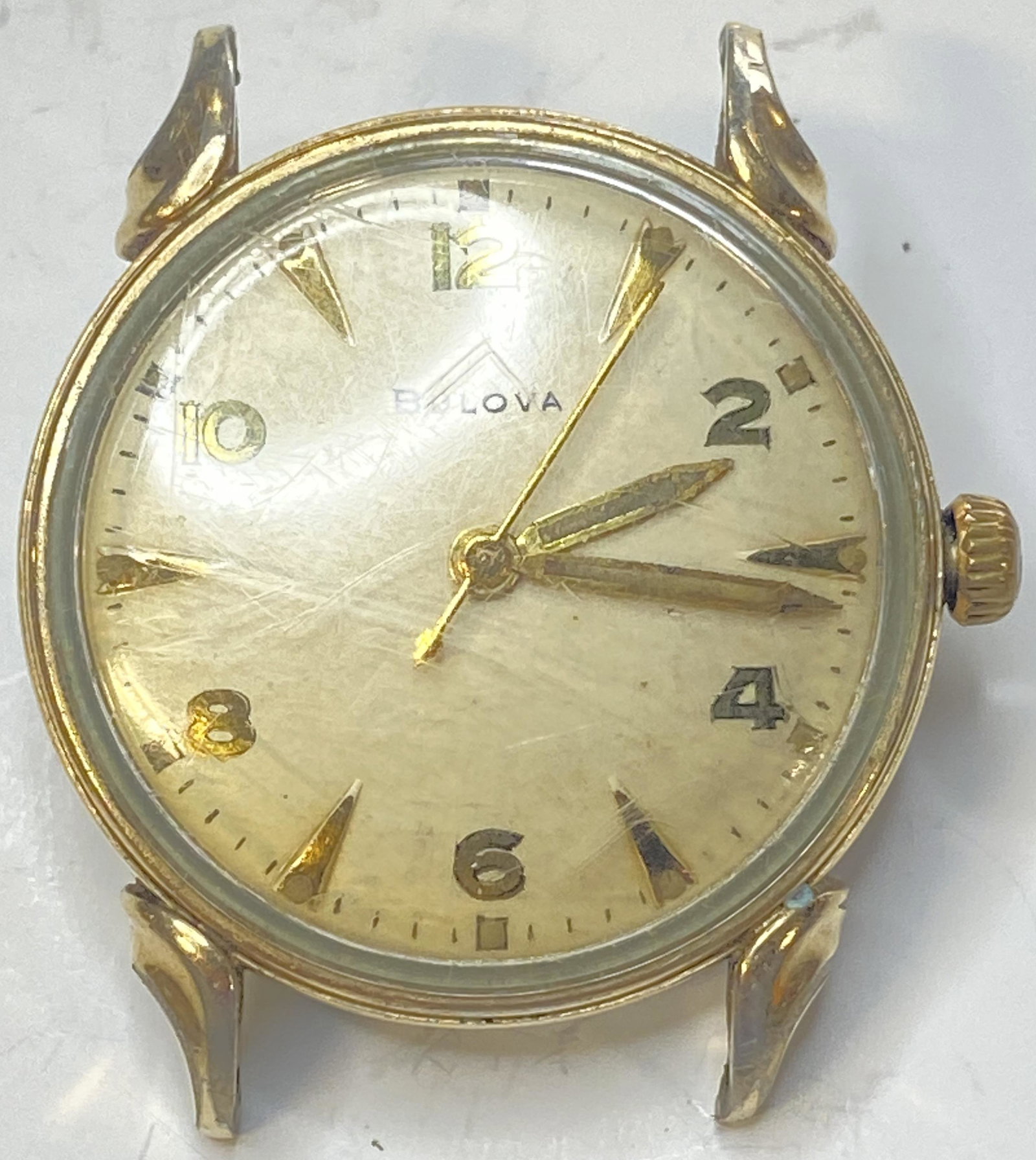 VINTAGE BULOVA GOLD FILLED WIND-UP MEN'S WATCH: VINTAGE BULOVA GOLD FILLED WIND-UP MEN'S WATCH The watch is pre-owned and runs. Diameter: 33 mm *We can't garantee that the watch keeps accurate time, it wasn't tested long enough* SHIPPING FEE CANADA