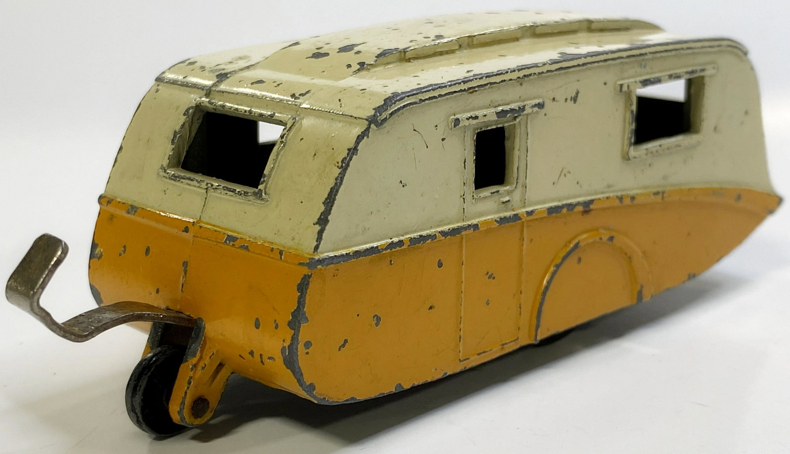 VINTAGE DINKY TOYS CARAVAN #190: VINTAGE DINKY TOYS CARAVAN #190 The toy is pre-owned. SHIPPING FEE CANADA 15,00$ USA 20.00$ Combined shipping is available for an extra fee, but only on items won on the same date. *All prices are in 